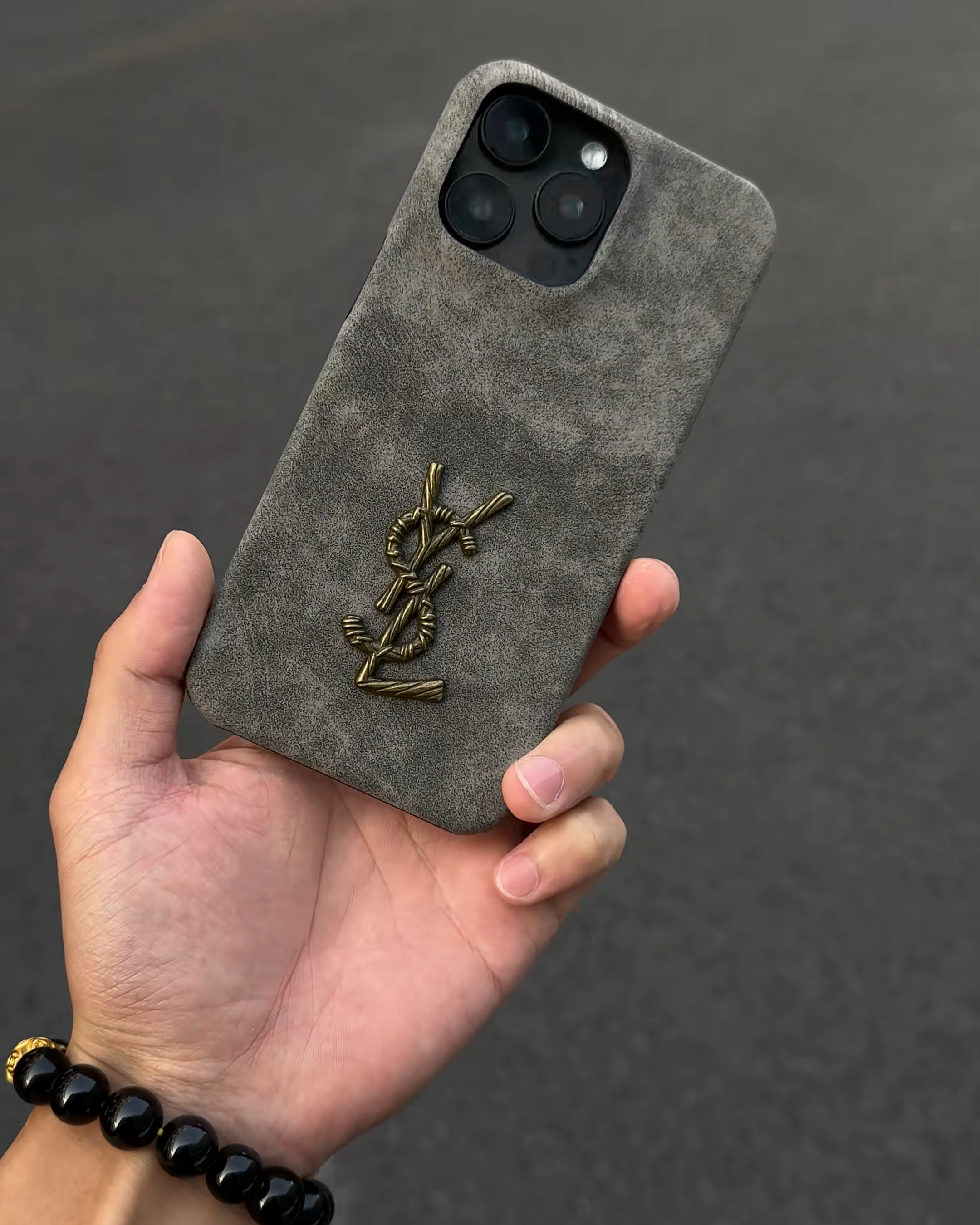 聖羅蘭立標翻毛皮手機殼